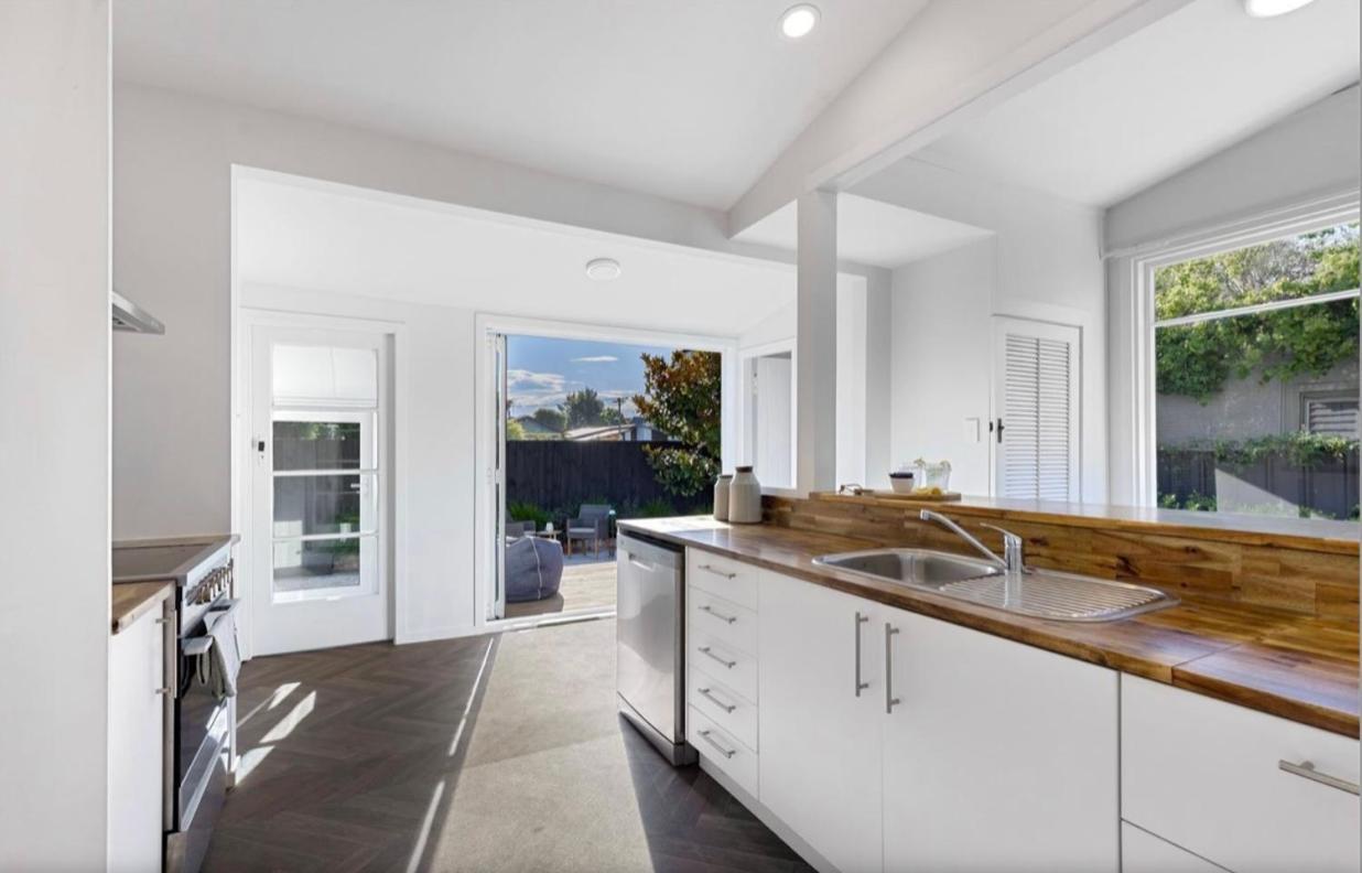 Charming Home, 10 Mins From Cbd Holiday home *