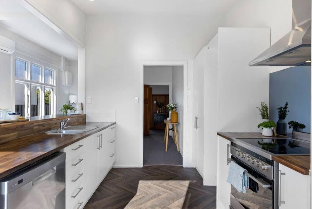 Charming Home, 10 Mins From Cbd